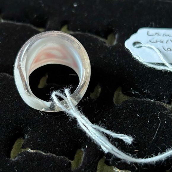 HANDBLOWN GLASS RING, LADIES SZ 8, WHITE WITH ORANGE SWIRL, UNIQUE, NEW, TAGS ON - Picture 2 of 3